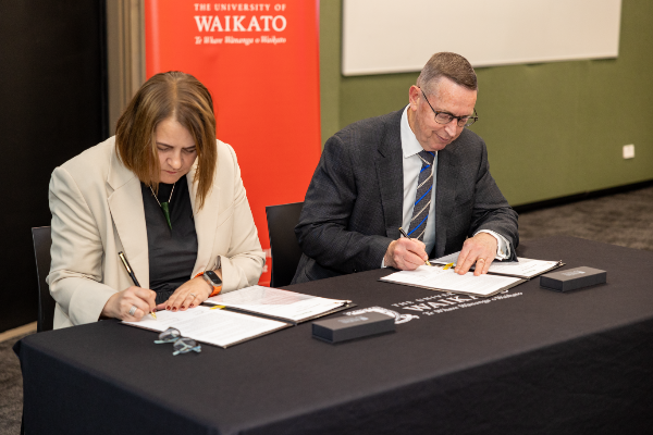 Spark CEO Jolie Hodson and University of Waikato Vice Chancellor Professor Neil Quigley