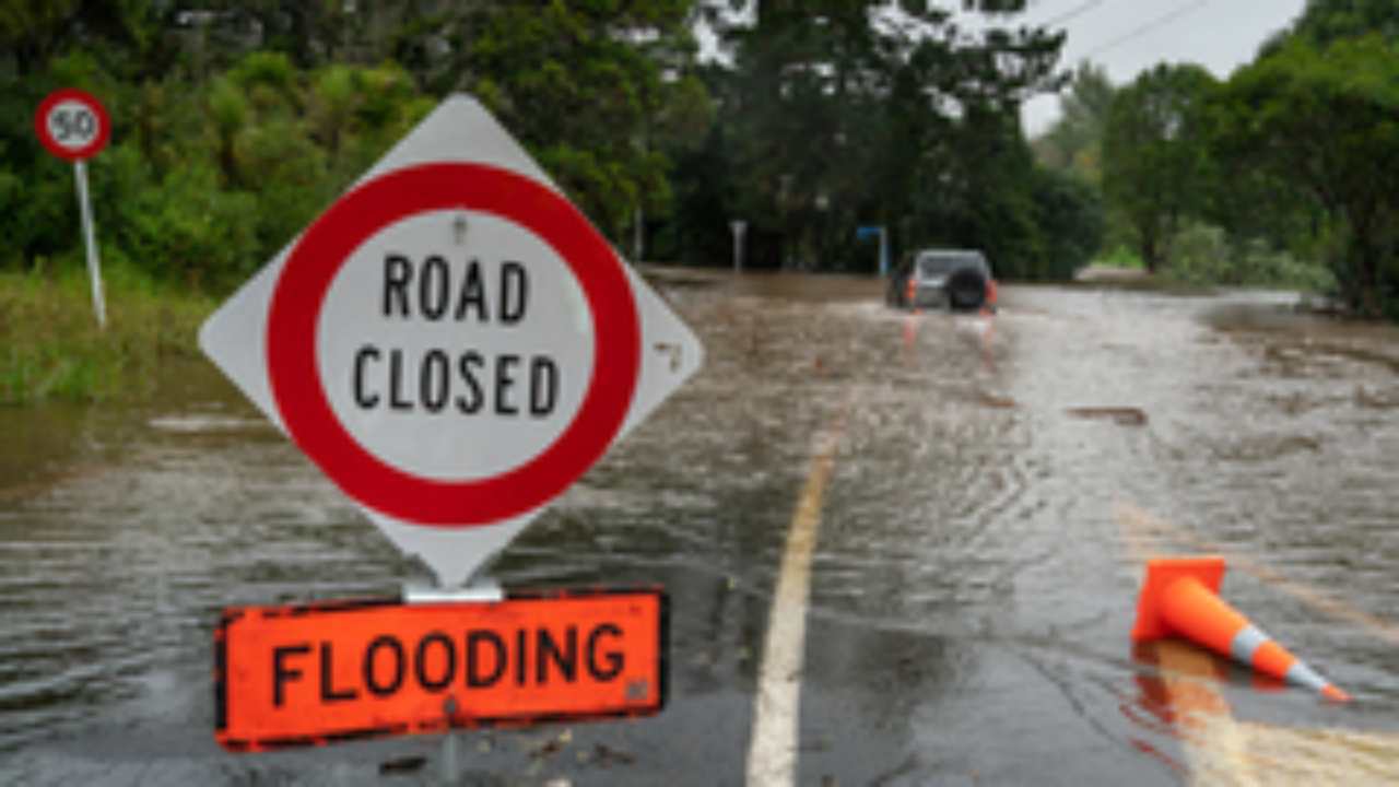 240x240 2023 02 CYCLONEGABRIELLEAUCKLAND mackay HI  DSC3443